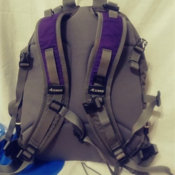 EMS Hiking Backpack with Hydro Bubble - Picture 7 of 8